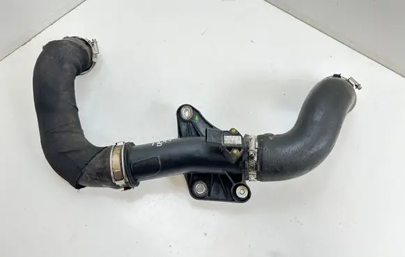 Audi A5 8T 8F Intercooler hose/pipe 8K0145737H