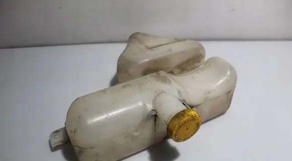 Mazda 6 Coolant expansion tank/reservoir 