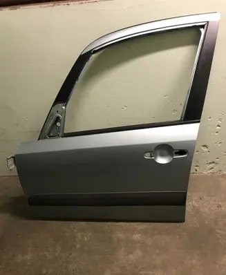 Suzuki SX4 Front door