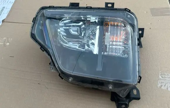 Mitsubishi L200 Front fog light 8315A058
