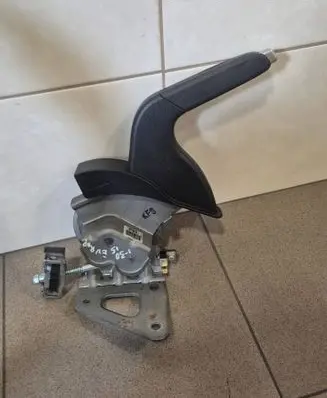 Hyundai i30 Handbrake/parking brake lever assembly 