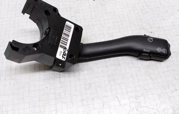Volkswagen Golf IV Wiper control stalk 4B0953503H CZK0301202032