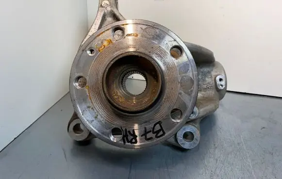 Volkswagen PASSAT B7 Front wheel hub