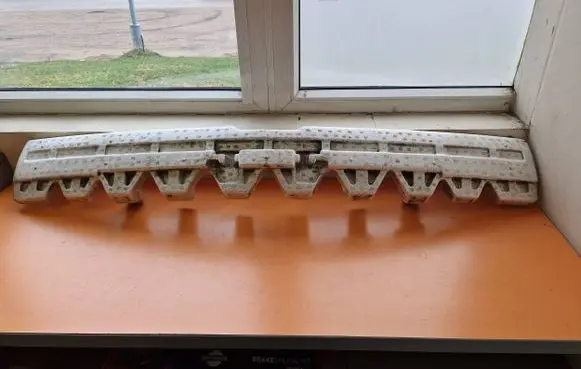 Front bumper foam support bar