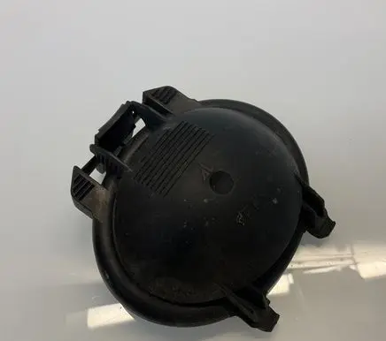 Headlight/headlamp dust cover