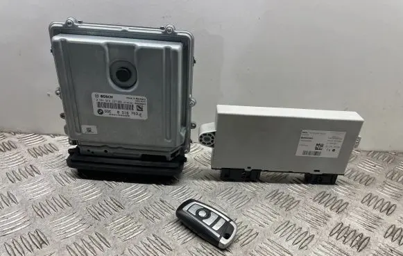 BMW 7 F01 F02 F03 F04 Engine ECU kit and lock set 8516753 9282118 0281018297