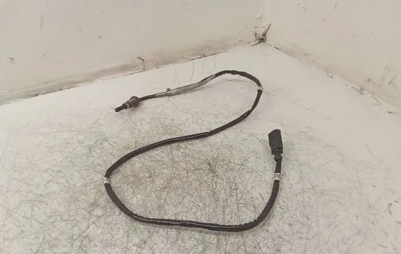 Audi A5 Sportback 8TA Exhaust gas temperature sensor 04L906088P