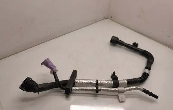 Land Rover Range Rover Sport L461 Engine coolant pipe/hose M8E28B573AE