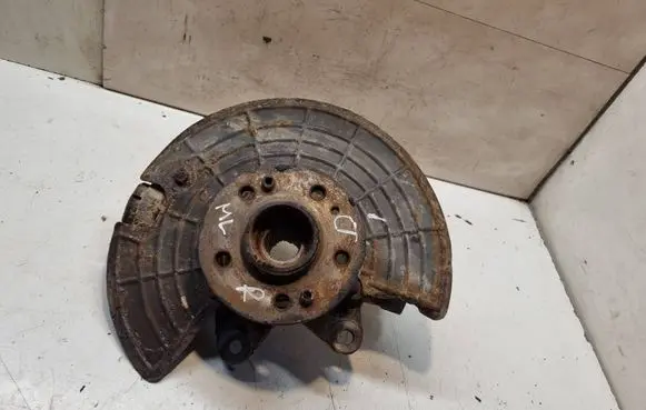Mercedes-Benz ML W163 Front wheel hub 361036