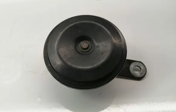 Toyota Avensis T250 Horn signal 8651005020