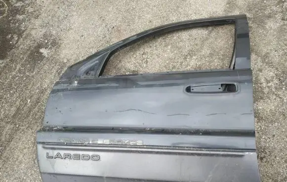 Jeep Grand Cherokee (WJ) Front door juodos
