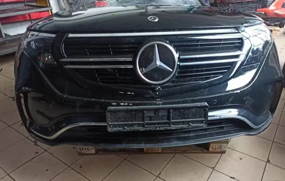Mercedes-Benz EQC Front piece kit 