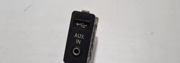 BMW 5 E60 E61 USB socket connector 9138402