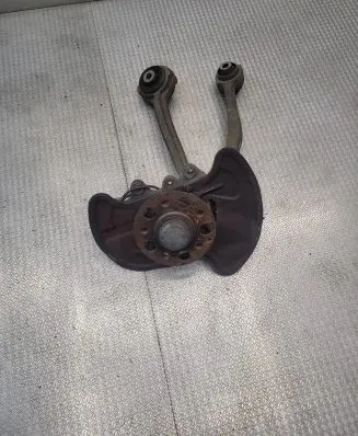 Mercedes-Benz E C207 W207 Front wheel hub