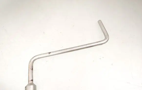 BMW 5 E39 Wheel nut wrench 