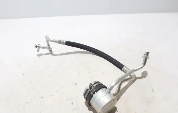 Renault Megane E-Tech Air conditioning (A/C) pipe/hose 924905MZ1A