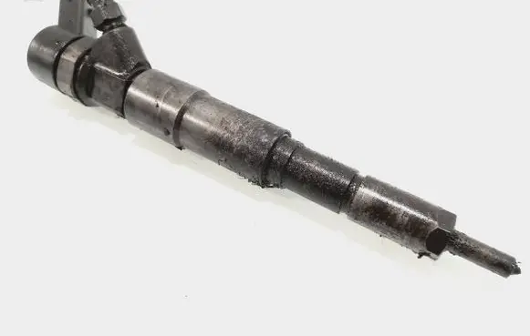 BMW 5 E39 Fuel injector 2354093 0445110029