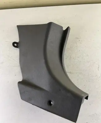 Foot area side trim