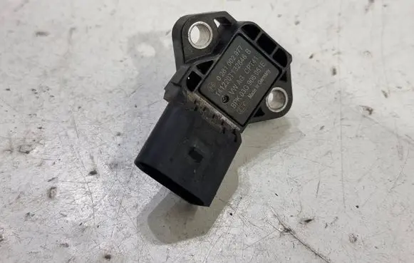 Audi Q3 8U Air pressure sensor 03G906051E 0281002977 141220T132846B