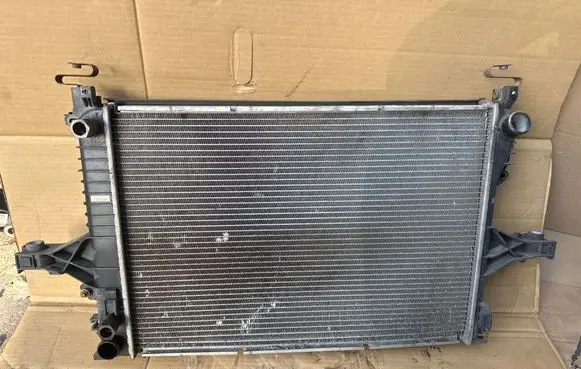 Volvo V70 Coolant radiator