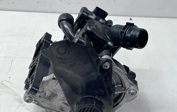 Volkswagen PASSAT B8 USA Water pump 06L121111H