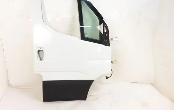 Iveco Daily 6th gen Front door 