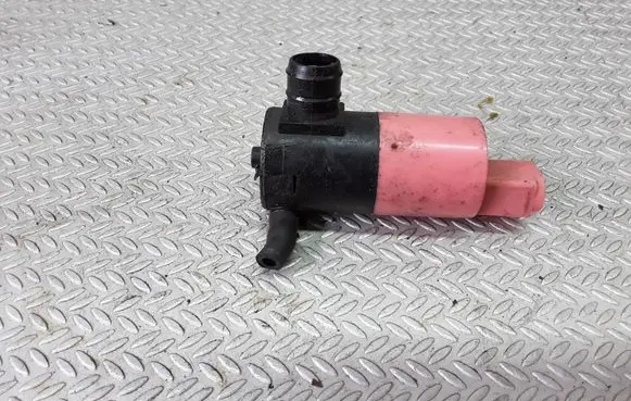 Toyota Yaris Windscreen/windshield washer pump