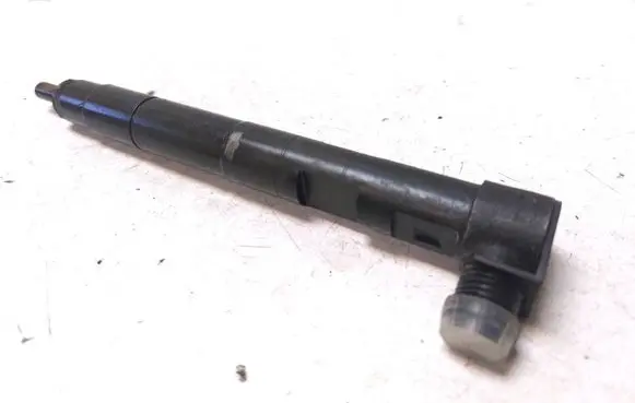 Mercedes-Benz C W204 Fuel injector A6510704987