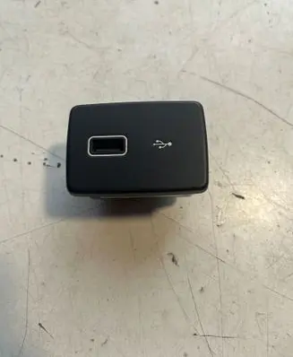 Fiat Doblo USB socket connector 07357054130 752000000A0 00876