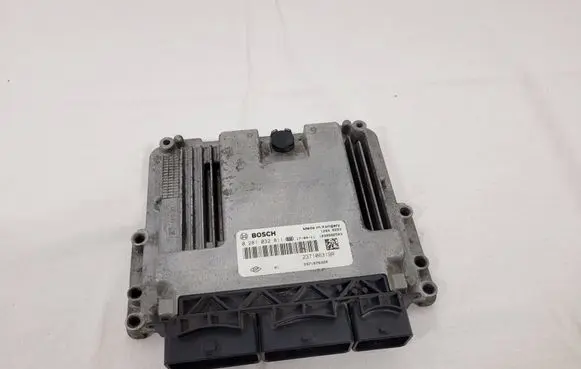 Dacia Sandero II Engine control unit/module 0281032811 237106319R 237107632R