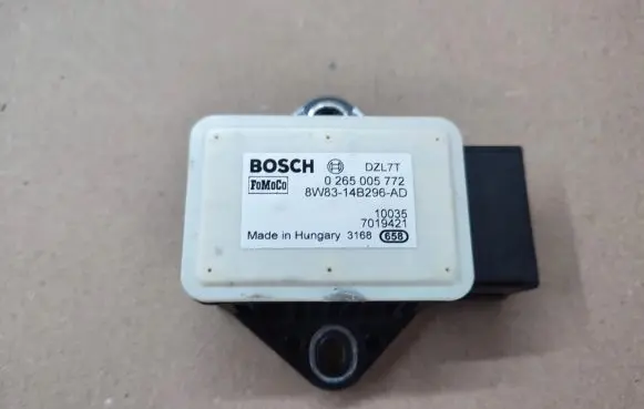 Jaguar XJ X351 ESP acceleration yaw rate sensor 8W8314B296AD