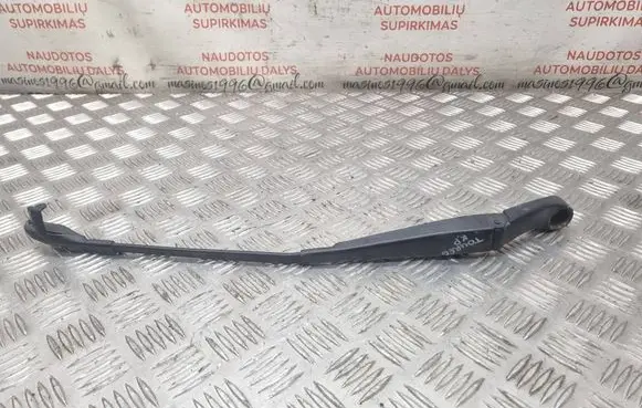 Volkswagen Touareg I Front wiper blade arm 7L5955407D