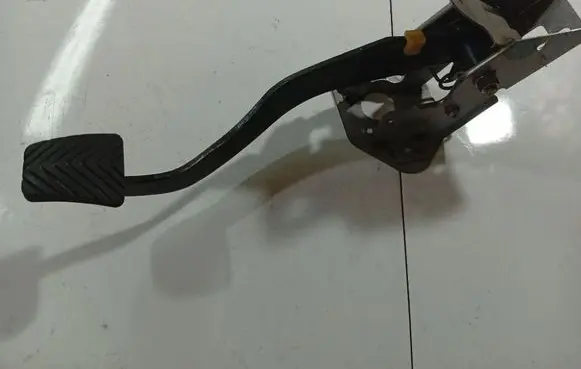 KIA Sportage Clutch pedal 