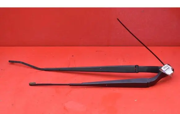 Nissan X-Trail T32 Front wiper blade arm 