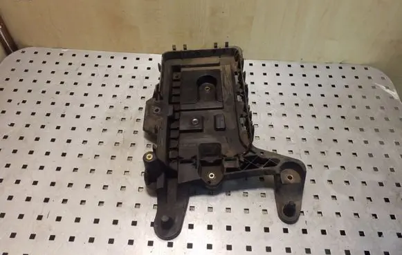 Volkswagen Golf Plus Battery tray 1K0915333H