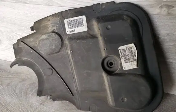 Volvo V70 Timing belt guard (cover) 3953975 B5244SG 6901749