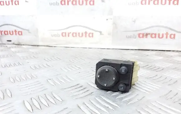 Volkswagen Golf III Wing mirror switch 1H0950565