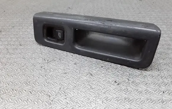 Volvo S40 Electric window control switch 8679477