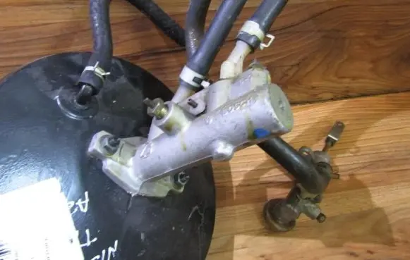 Nissan Almera Tino Master brake cylinder