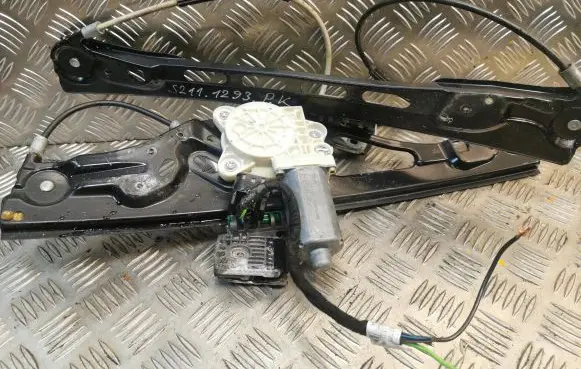 Mercedes-Benz E W211 Front door electric window regulator 2117200146 A2117200146