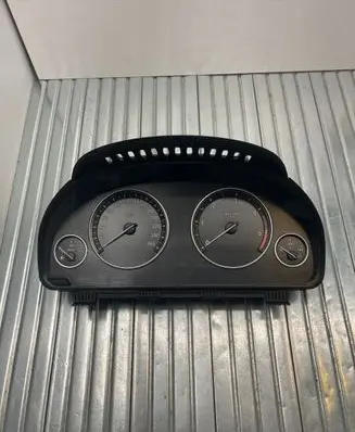 BMW 5 F10 F11 Speedometer (instrument cluster) 9249345 25811511 1000049360