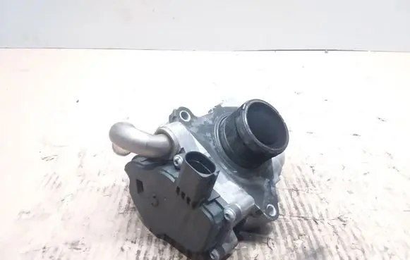 Volkswagen Tiguan EGR valve 04L131501R