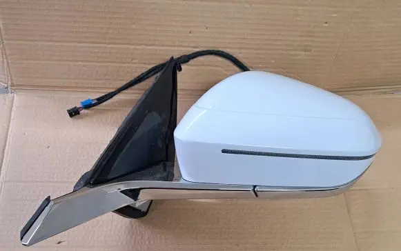 BMW 7 G70 Front door electric wing mirror