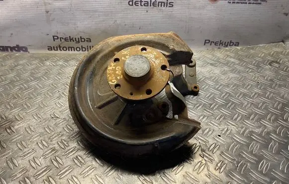 Volkswagen Golf Plus Rear wheel hub
