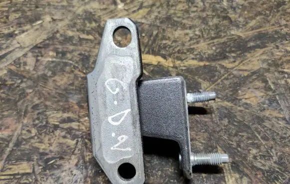 Infiniti Q50 Rear door upper hinge ES690215 A070017