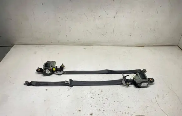 Hyundai Tucson TL Set of seat belts 88831-D7000