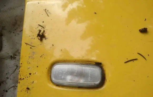 Audi A2 Front fender indicator light