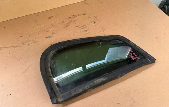 Volkswagen Tiguan Sliding door window/glass 5N0845042