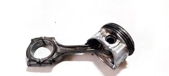 Honda Accord Piston with connecting rod poe24 p45
