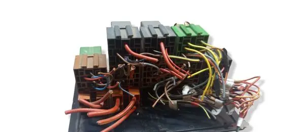 Volkswagen II LT Fuse box set 9015450003